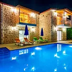 וילה Uzumlu Village 3 Bedroom *