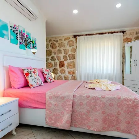 Uzumlu Village 3 Bedroom 8691 * Kalkan