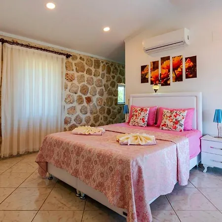 Uzumlu Village 3 Bedroom 8691 *
