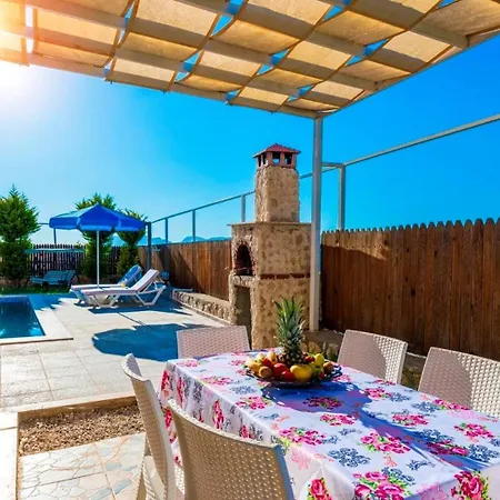 Uzumlu Village 3 Bedroom 8691 * Kalkan